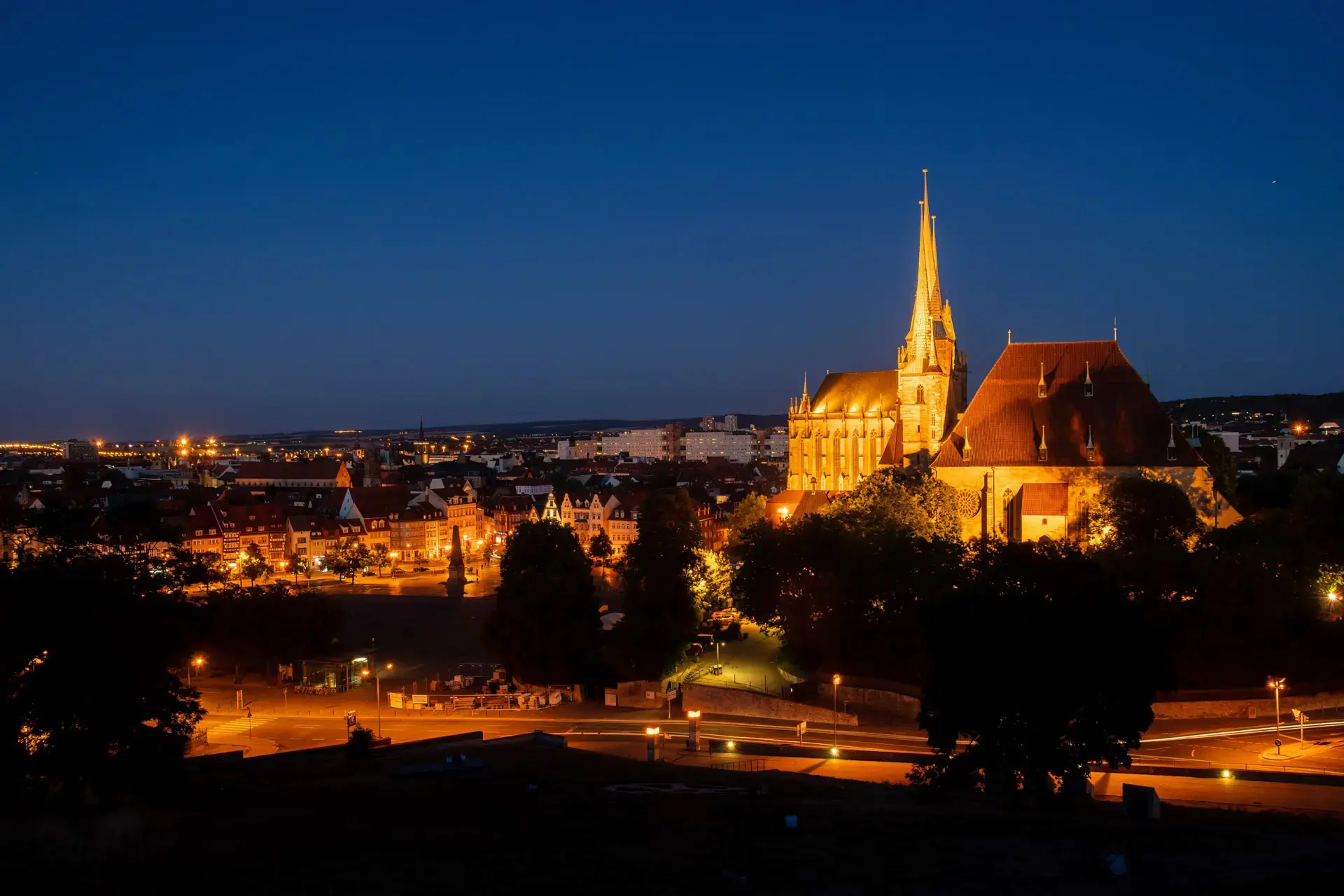 Erfurter Dom in der Dämmerung