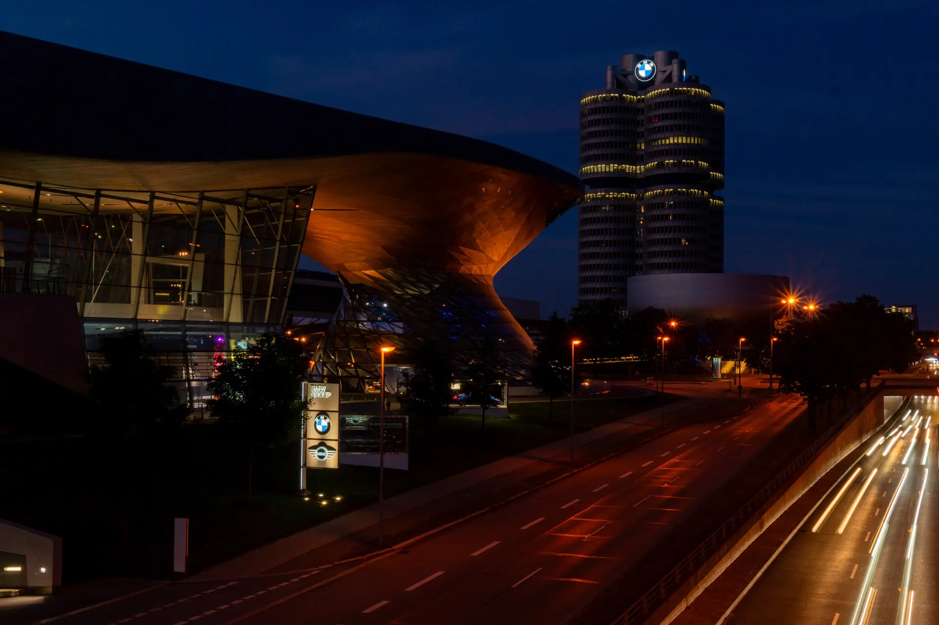 BMW Word München bei Nacht